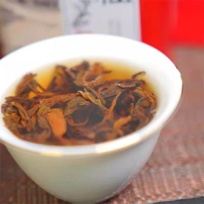 云南凤庆自然条滇红茶叶正宗高山优质一级经典薯香蜜香好喝铁罐装图4