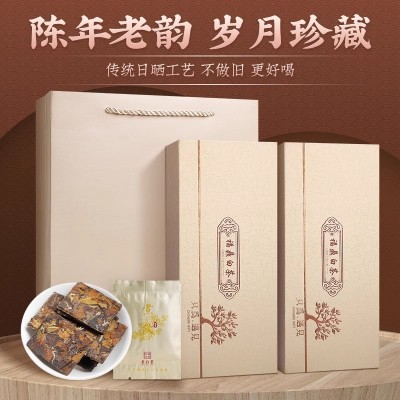 八年珍藏100片福鼎白茶叶老白茶寿眉枣香小方片饼干茶500g礼盒装图2