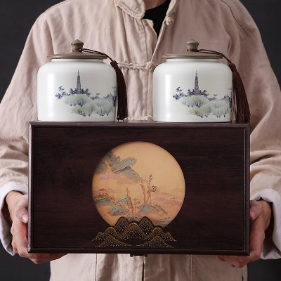 中国红金骏眉红茶礼盒装高档木陶瓷罐武夷山桐木小种特级新茶图2