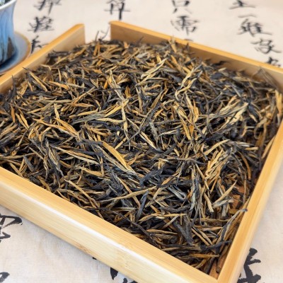 青园堂特级松针蜜薯花香滇红茶云南凤庆浓香滇红200g散茶装图5